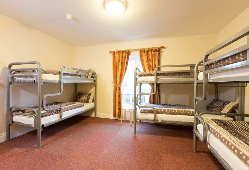 اتاق استاندارد سه نفره, Rowan Tree Hostel