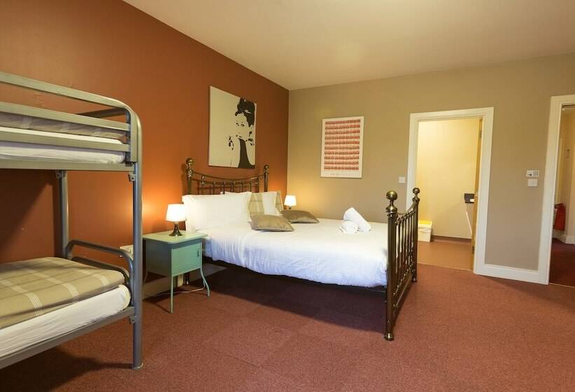 اتاق سوپریور, Rowan Tree Hostel