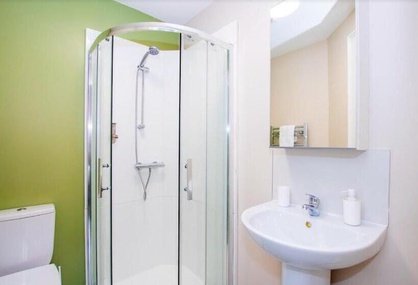 اتاق استاندارد یک نفره, Quay 8
