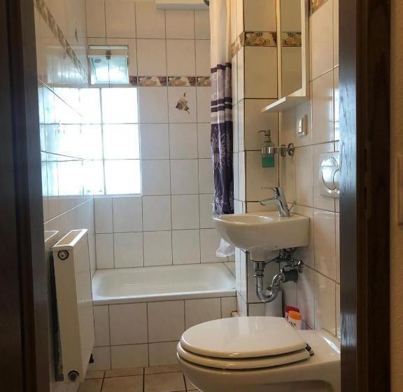 اتاق استاندارد با سرویس بهداشتی مشترک, Altstadt Pension Herborn