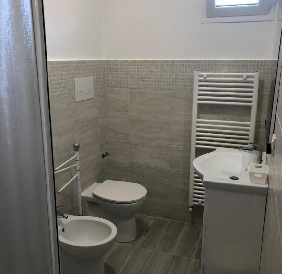 اتاق استاندارد, West Ponente
