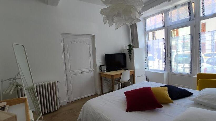 Номер Стандарт, Chambre De Charme à Saulieu