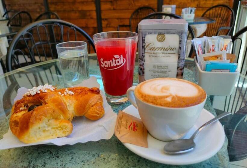 スーペリアトリプルルーム, Gaeta Holidays