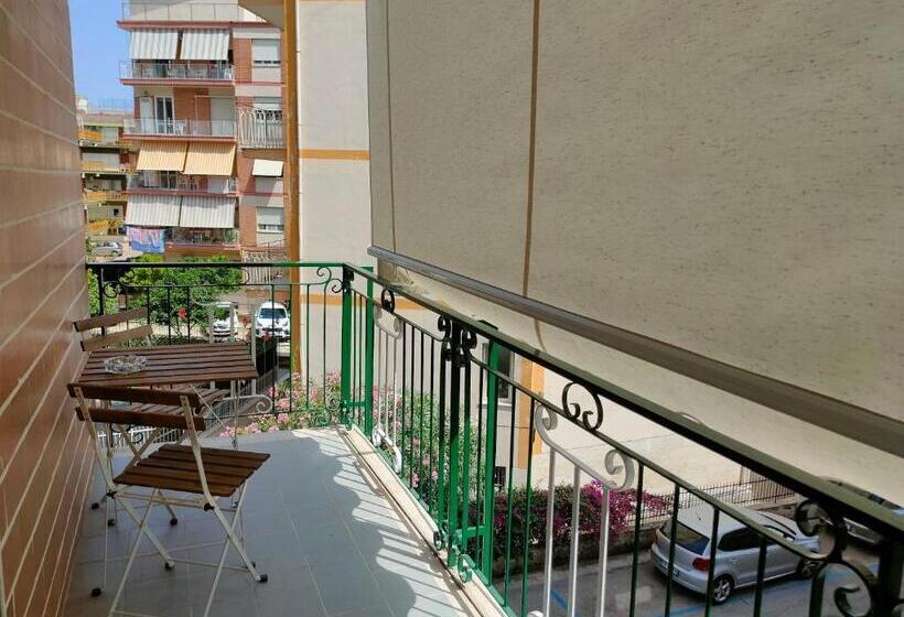 スタンダードトリプルルーム, Gaeta Holidays
