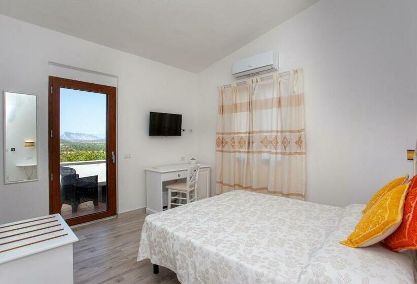 Номер Стандарт Вид на Море с Балконом, La Casa In Collina   Affittacamere Con Vista Mare