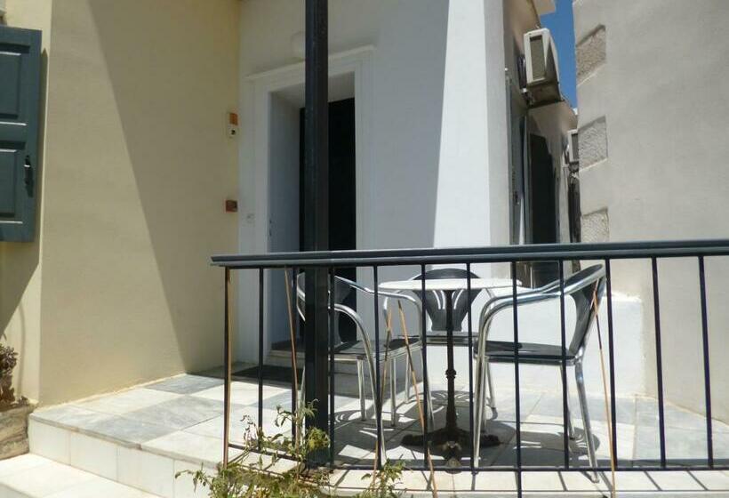 آپارتمان 1 خوابه با چشم‌انداز جانبی دریا, Ethrion