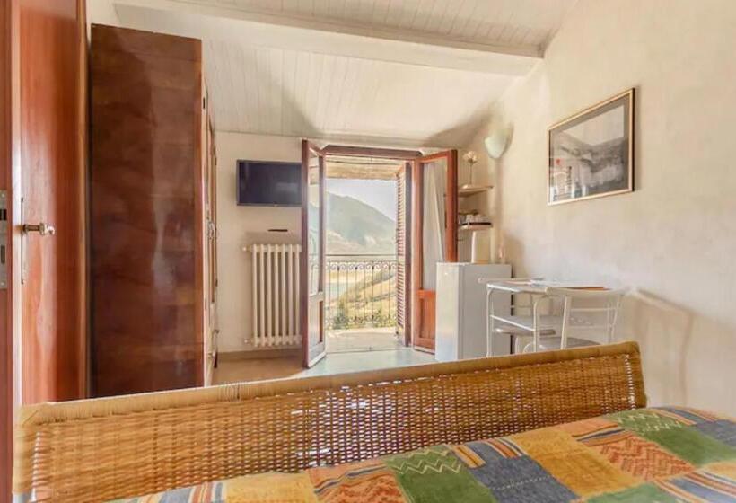 Номер Стандарт Вид на Озеро, Stanza Con Terrazzo Vista Lago   Lakeholiday It