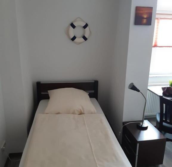 اتاق استاندارد یک نفره, Villa Am Meer   Stralsund