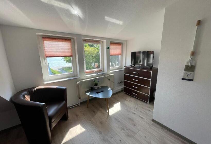اتاق استاندارد یک نفره با چشم‌انداز دریا, Villa Am Meer   Stralsund