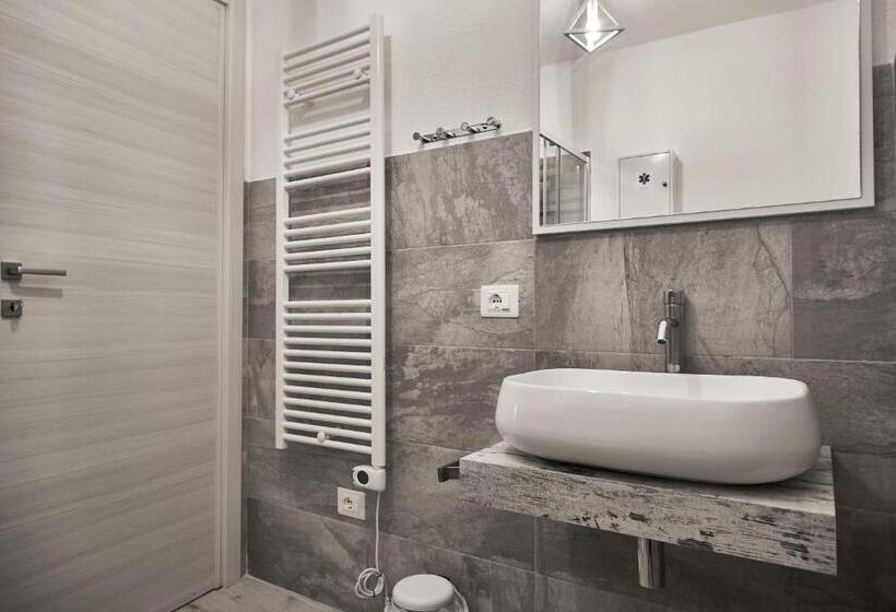 اتاق سوپریور چهار تخته, Eureka Room & Breakfast