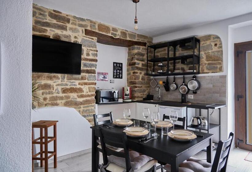 اتاق سوپریور چهار تخته, Eureka Room & Breakfast