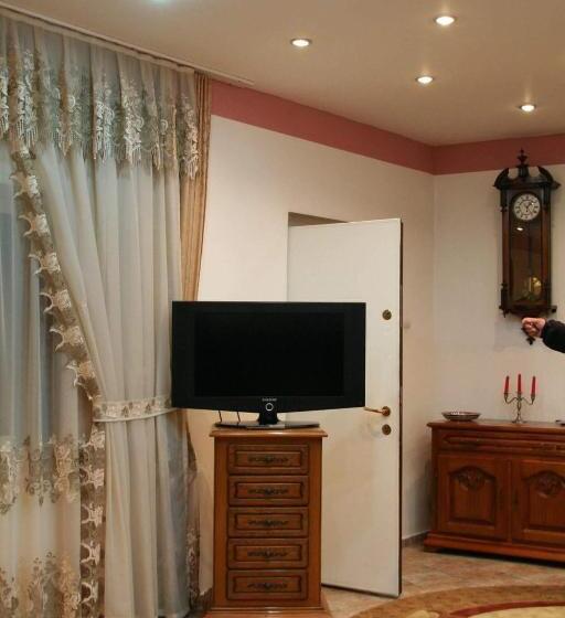 Номер Deluxe, Pensiunea Club Castel Resita