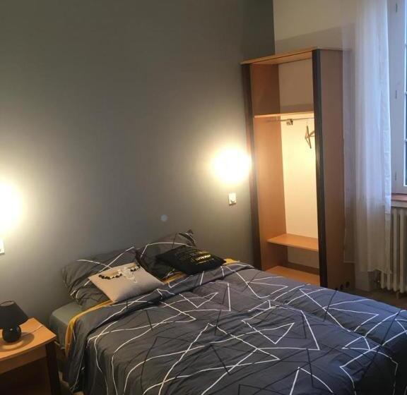 Quarto Estandar, Manoir En Pierre Chartres