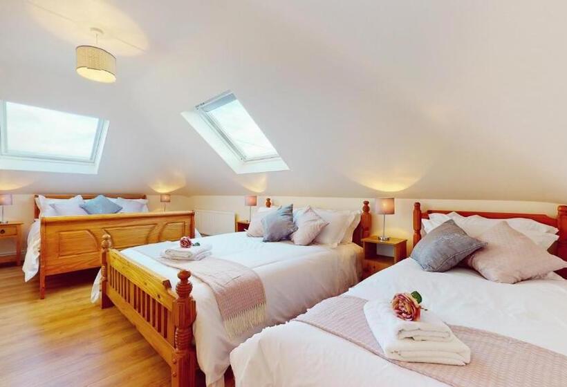 Семейный Номер, Ross Beach Family Farmhouse B&b