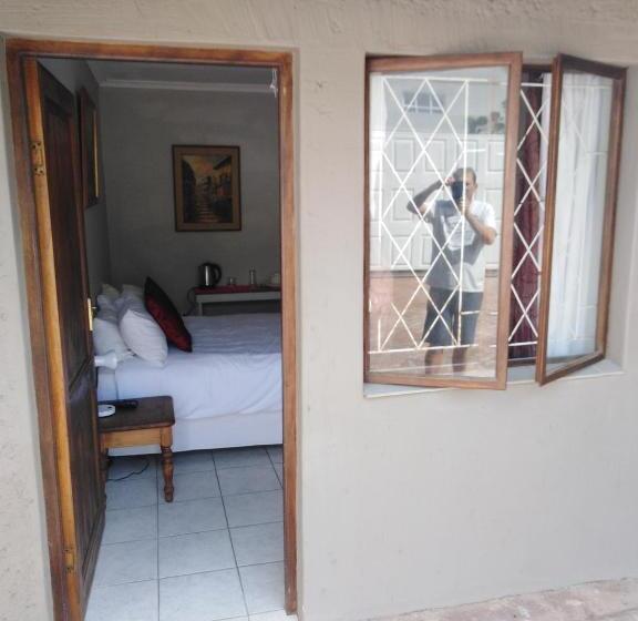 Habitació Estàndard, Dunbar Mello