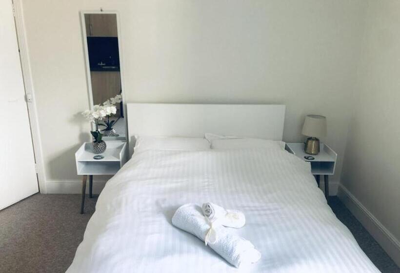 اتاق استاندارد با سرویس بهداشتی مشترک, Poole Stay