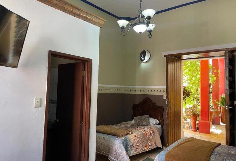 Eenvoudige Driepersoonskamer, Copa De Oro Hotel Boutique