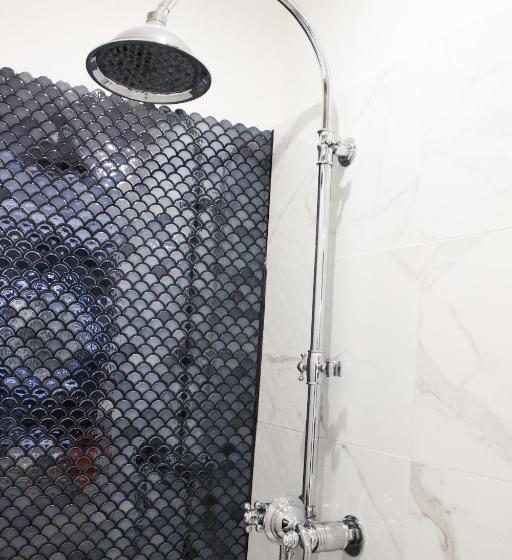 Quarto Estandar, Rosie S Club