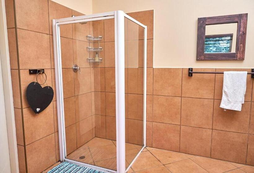 Номер Стандарт Трехместный, Seaview Executive Guest House