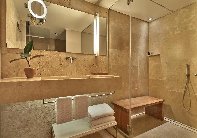 Superior Single Room, Conservatorium