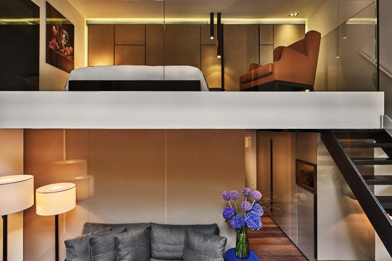 Junior Suite, Conservatorium