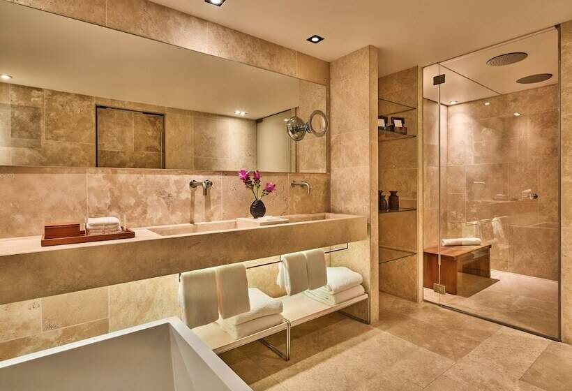 Suite, Conservatorium