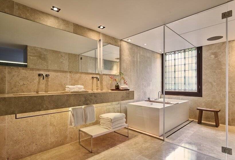 Deluxe Room, Conservatorium
