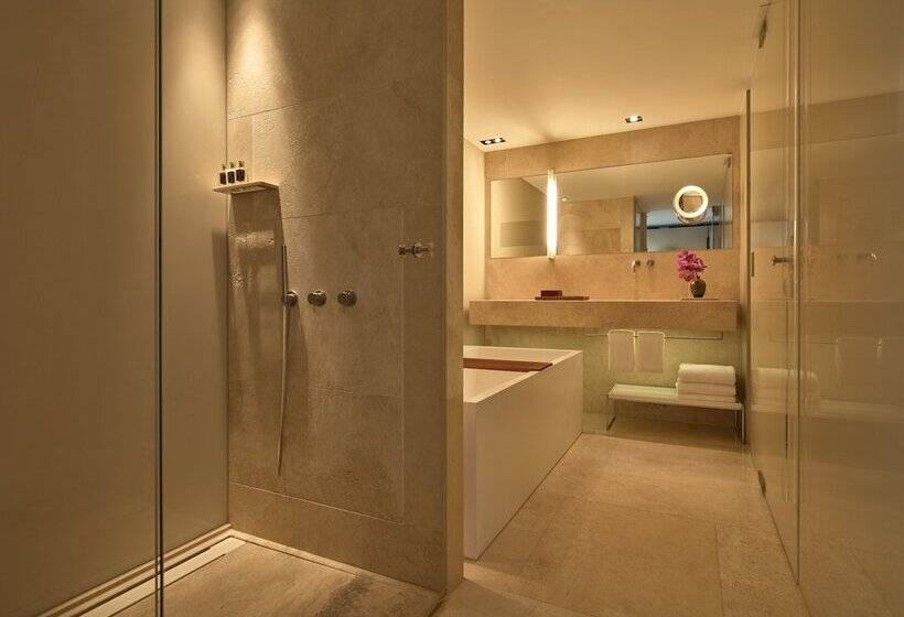 Suite Deluxe, Conservatorium