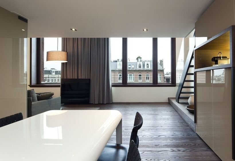 Deluxe Suite, Conservatorium