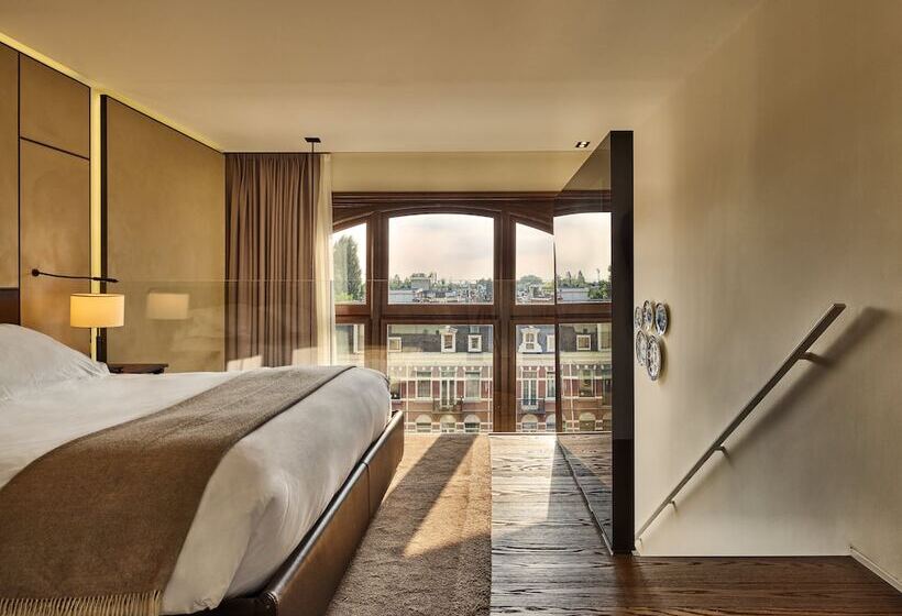 Duplex Room, Conservatorium
