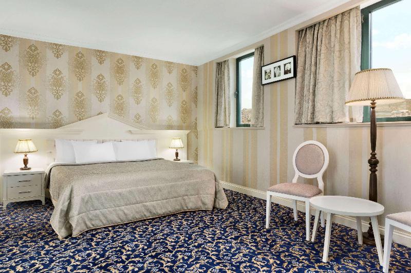 سوییت با چشم‌انداز دریا, Ramada By Wyndham Baku