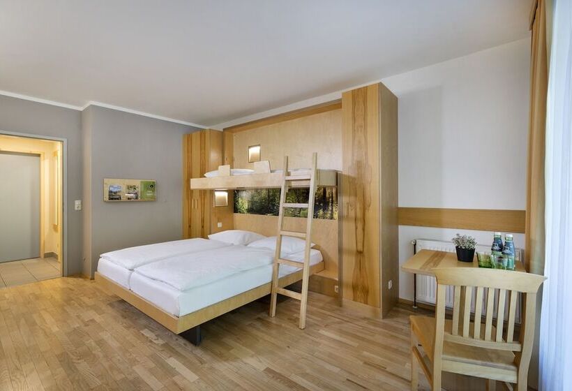 Номер Стандарт Трехместный, Jufa Hotel Bruck An Der Mur   Im Weitental