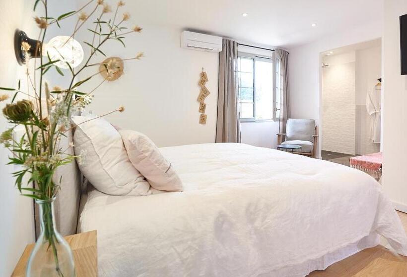اتاق استاندارد با تخت بزرگ, Maison 1634   Parking, Petit Dejeuner Compris, Proche Centre, Climatisation, Piscine