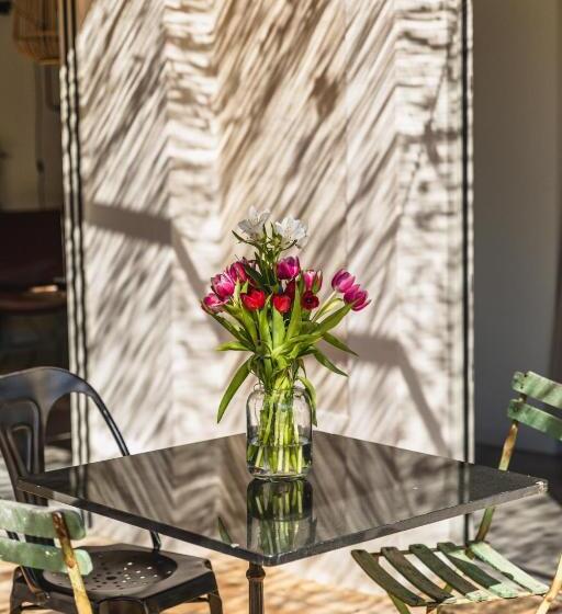 اتاق استاندارد با تخت بزرگ, Maison 1634   Parking, Petit Dejeuner Compris, Proche Centre, Climatisation, Piscine