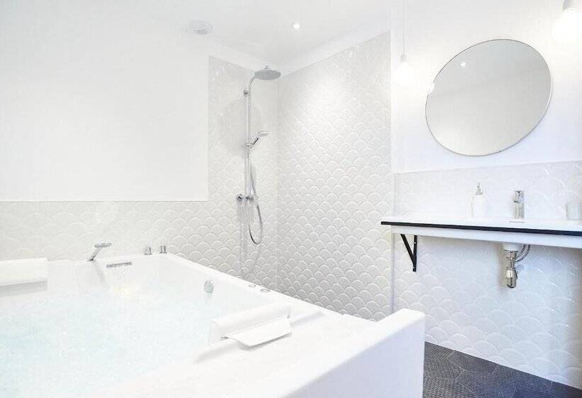 سوئیت با وان آب گرم, Maison 1634   Parking, Petit Dejeuner Compris, Proche Centre, Climatisation, Piscine