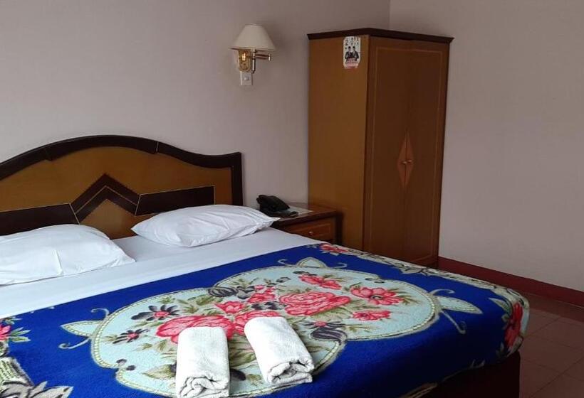 주니어 스위트, Parewisata