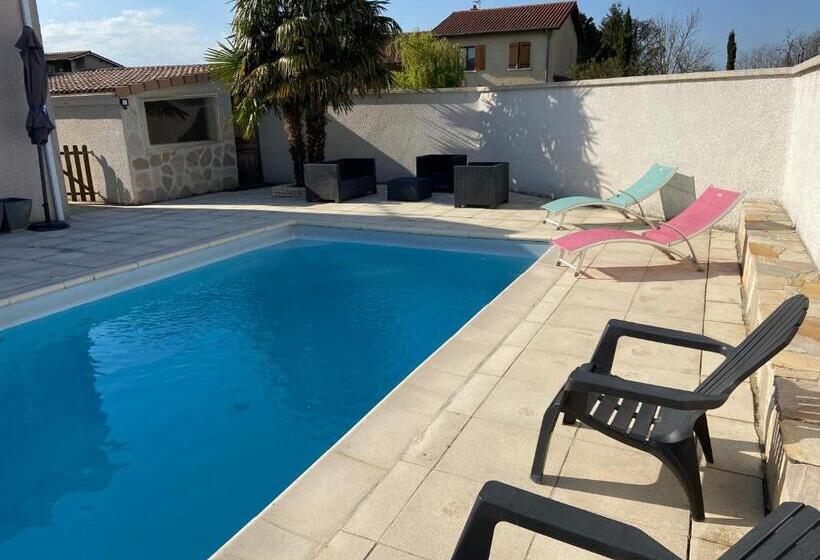 Дом 1 Спальня, Maison Entière 4 Lits 8 Pl Avec Jacuzzi Proche Du Safari De Peaugres