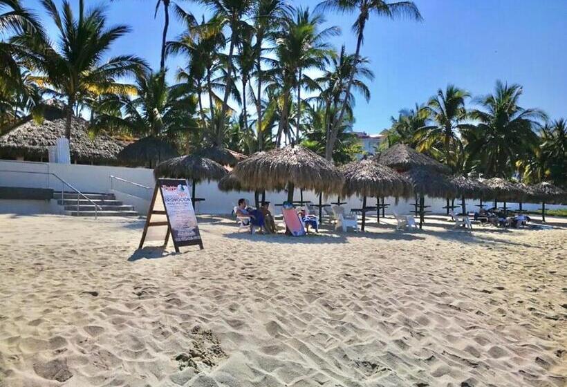 Quarto Familiar Vista Jardim, Marina Suites By Andiani Travel