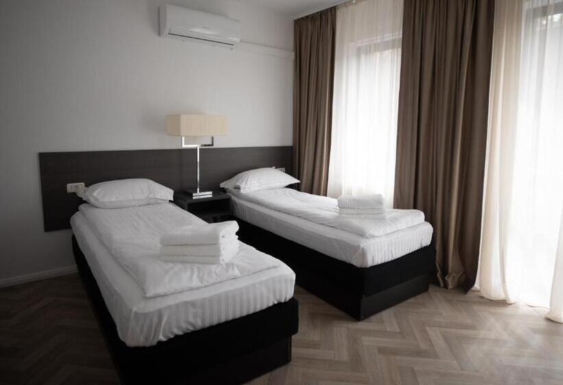 اتاق استاندارد با بالکن, Urban 7 Residence