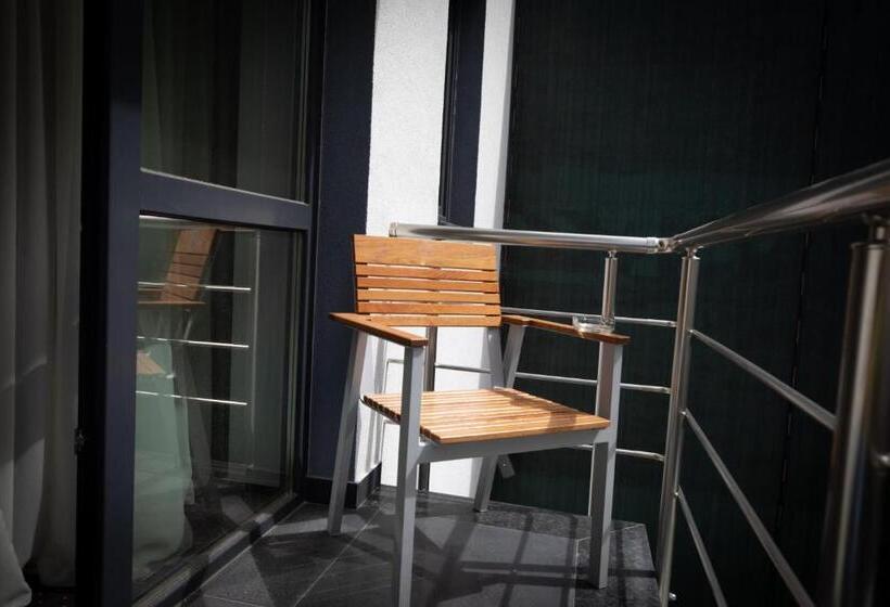 اتاق استاندارد با بالکن, Urban 7 Residence