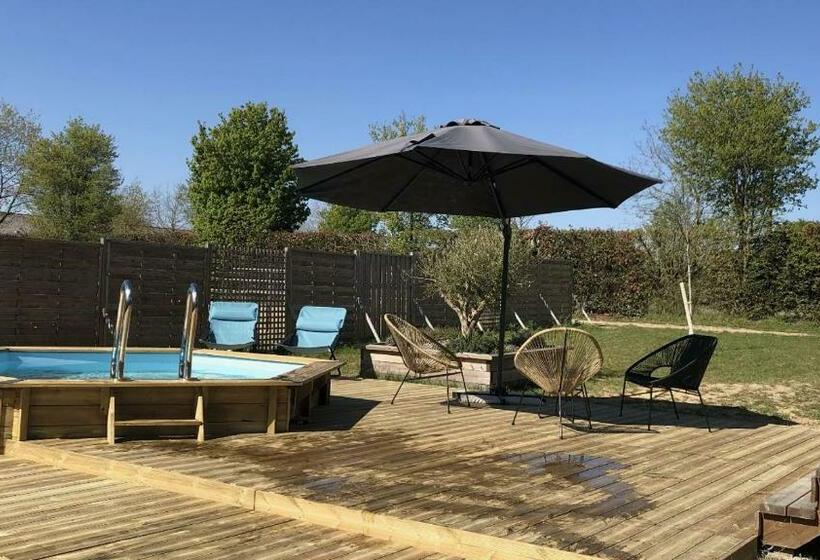 Семейное Бунгало, Cottage Du Garlai