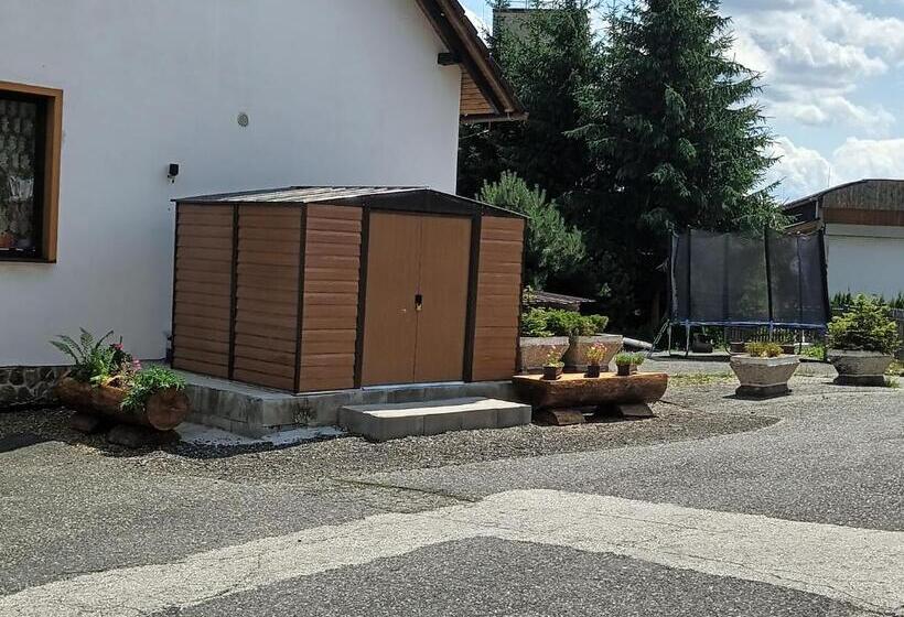Quarto Quádruplo Estandar, Penzion Pod Hamižnou