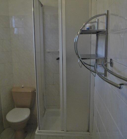 Quarto Triplo Estandar com Sacada, Penzion Pod Hamižnou
