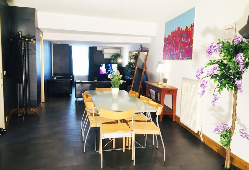 4 Bedroom Apartment, Amsterdam Nieuwmarkt Center Apartments