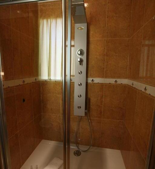 اتاق استاندارد سه نفره, Borgo Don Chisciotte