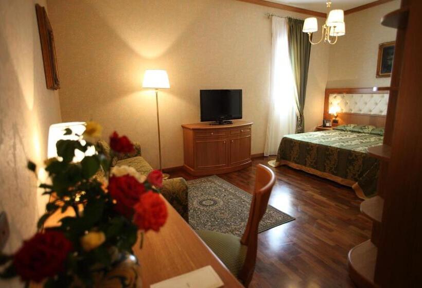 اتاق استاندارد سه نفره, Borgo Don Chisciotte