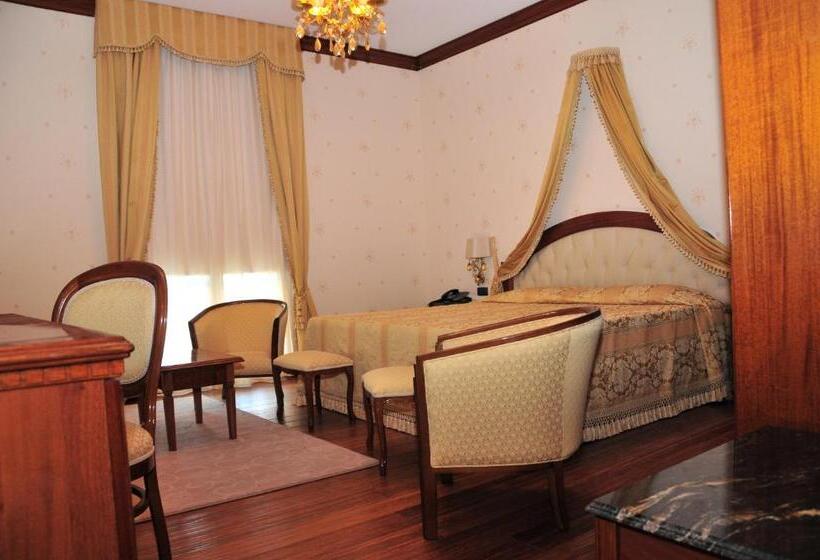 اتاق سوپریور چهار تخته, Borgo Don Chisciotte