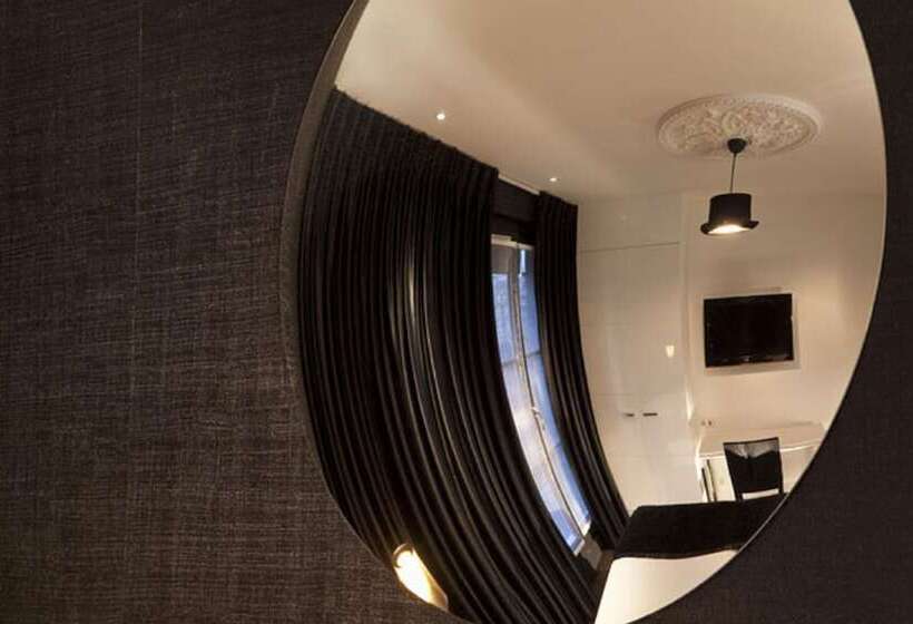 Номер Superior, First Hotel Paris Tour Eiffel