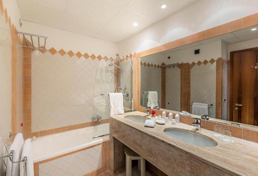 Номер Superior Вид на Сад, Grand Hotel Poltu Quatu