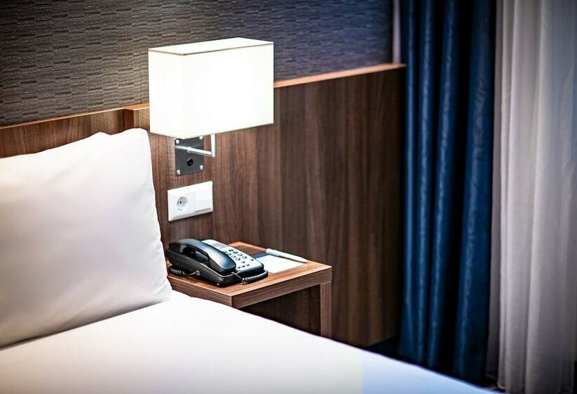 Standard Room Double Bed City View, Holiday Inn Express Amsterdam   Sloterdijk Station, An Ihg